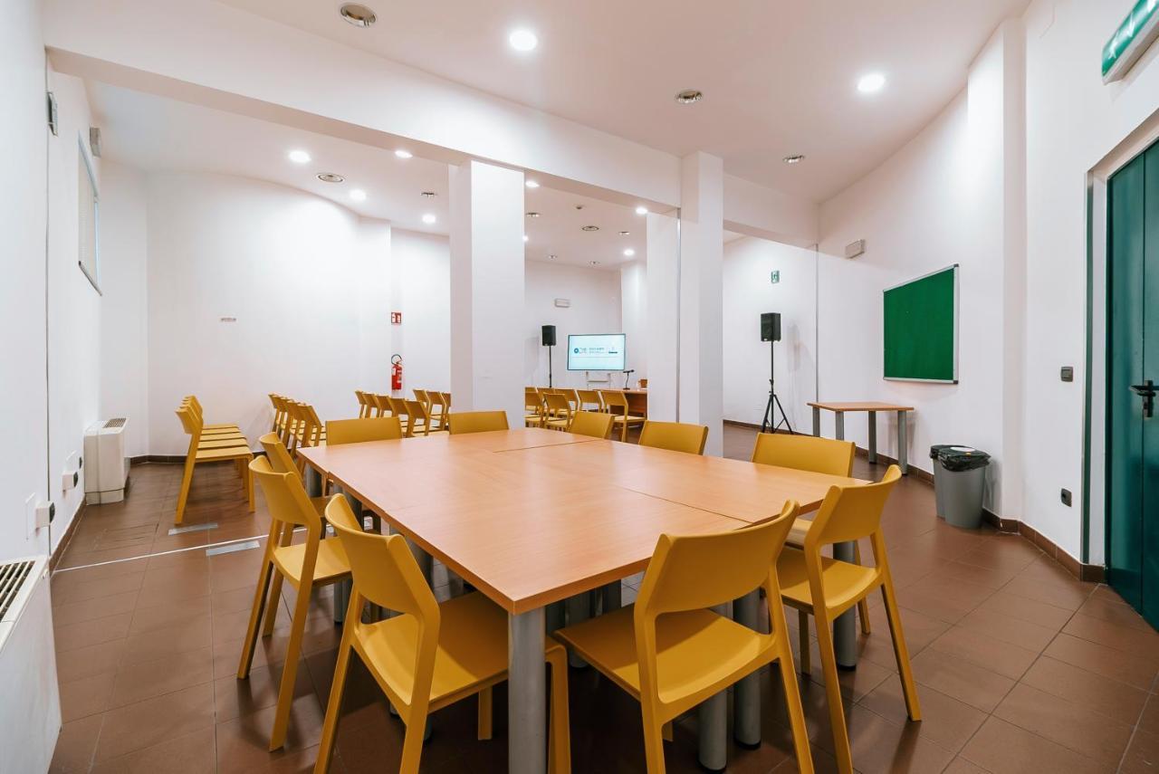 Open011 Hostel *